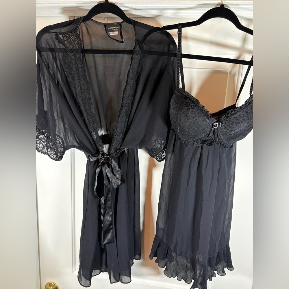 Black Lace Robe and Teddy Set - Picture 3 of 8